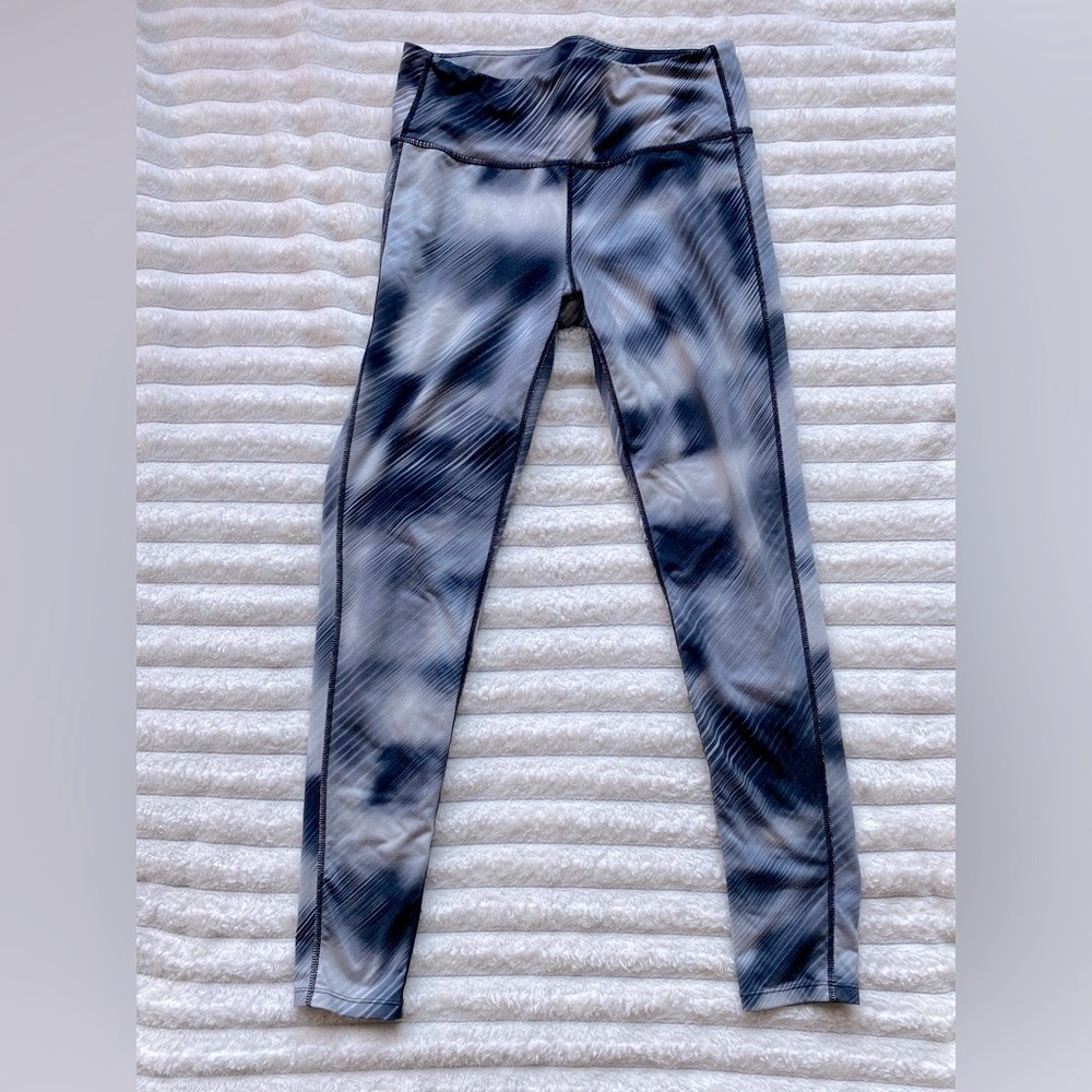 Athleta High Rise Printed Leggings Size M – Gray/Black Tie-Dye Pattern